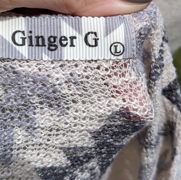 Ginger G cream grey Aztec print long sleeve L - Picture 2 of 4